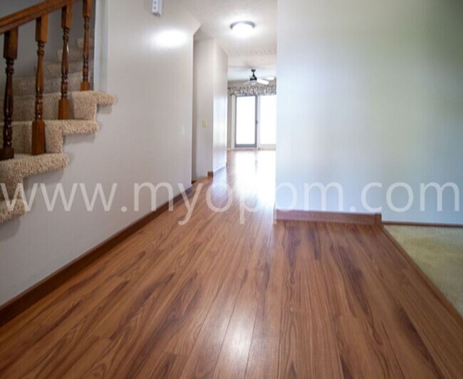 Building Photo - 11429 Sahler St