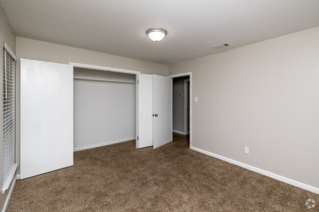 2BR, 2BA - 1,100SF (Renovated) - Second Bedroom - Arrington Apartments