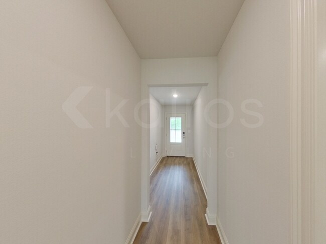 Foto del edificio - 17653 Carlisle Ave