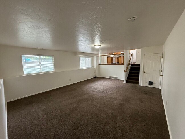 Building Photo - Coming soon 4 Bed/ 3 Bathroom house in Wes...