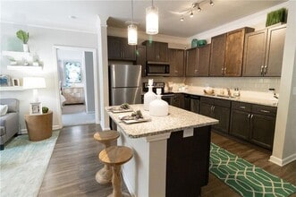 Building Photo - 30 Laurel Canyon Village Cir