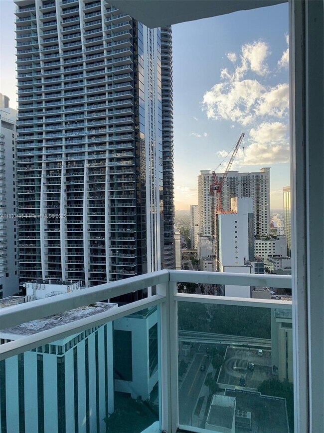 Building Photo - 951 Brickell Ave