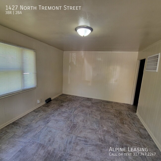 Building Photo - 1427 N Tremont St