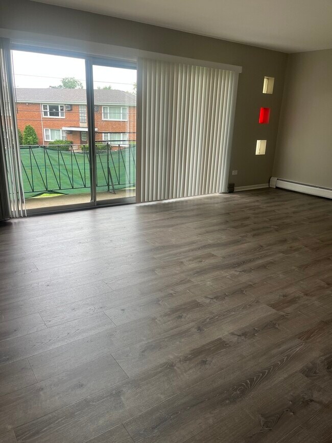 Foto del edificio - 5818 W 107th St