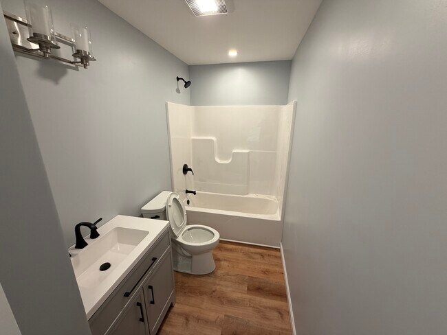 Foto del edificio - 672 Weirs Blvd