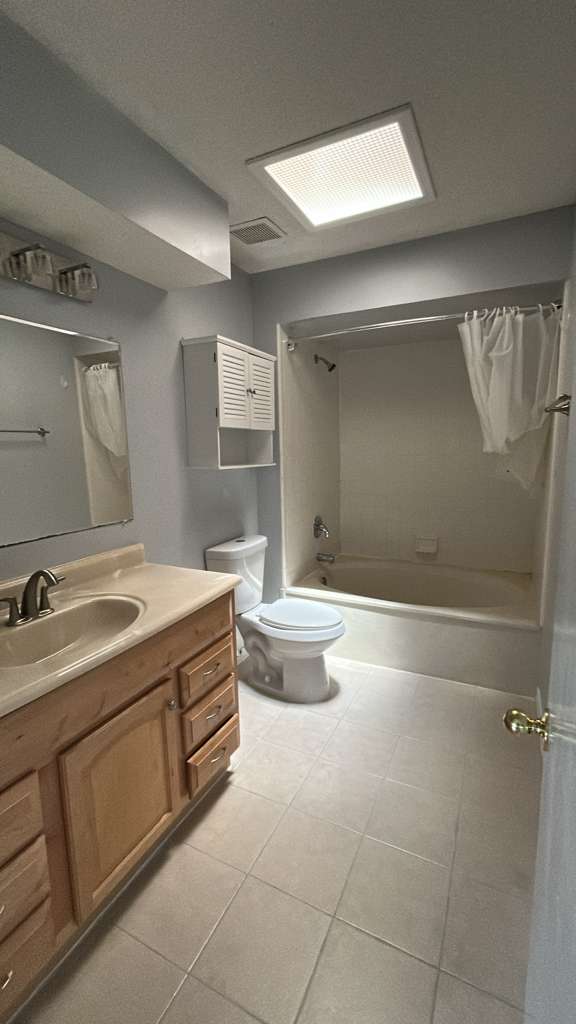 Foto del edificio - 3015 Candlewyck Ln E