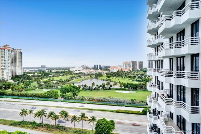 Building Photo - PARC CENTRAL AVENTURA EAST CONDO