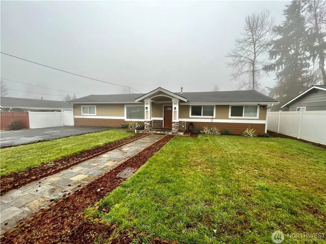 4bd/1.75ba Renton Home - 4bd/1.75ba Renton Home