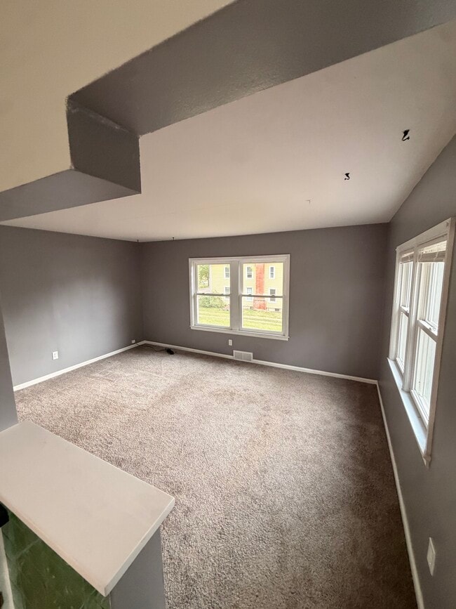 Living room - 317 E Chart St