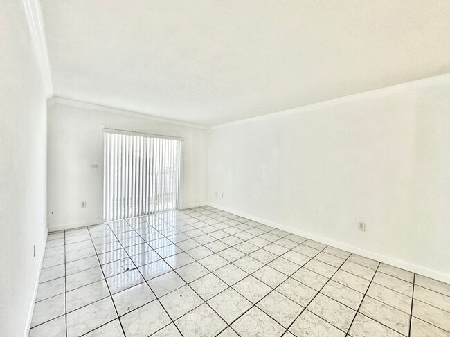 Building Photo - 4275 NW S Tamiami Canal Dr