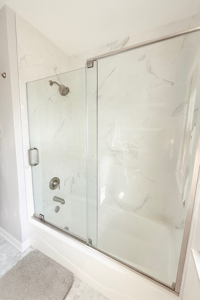 Foto del edificio - 1805 Beaconwood Ave