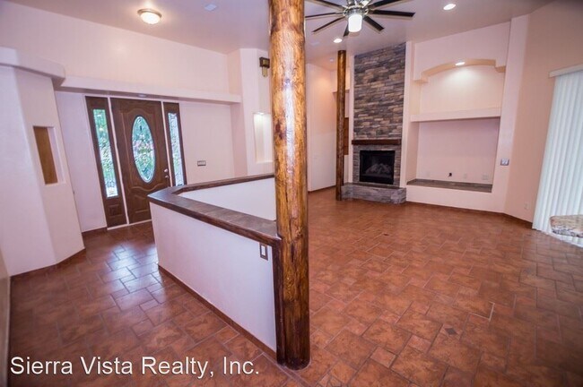 Building Photo - 4 br, 3 bath House - 3791 E Hazen Rd