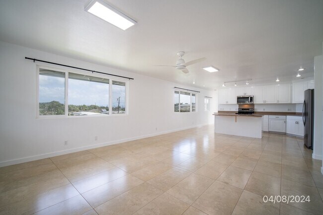 Building Photo - $3,400 / 3br - 3 BED 1.5 BATH DUPLEX IN KA...