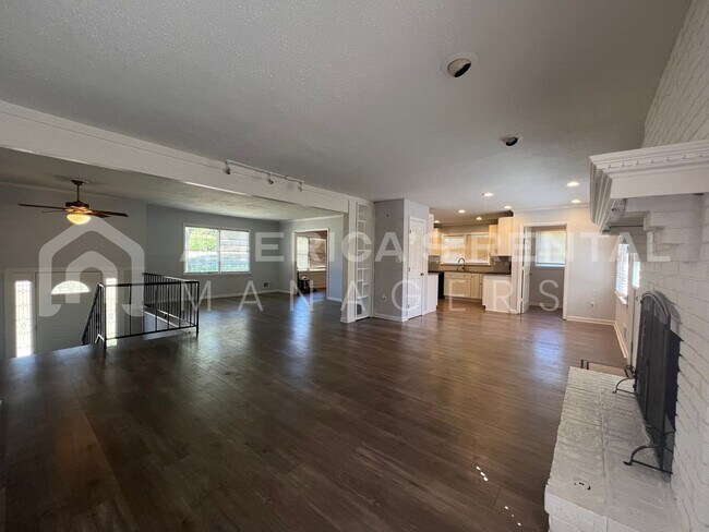 Building Photo - Home for rent in Hoover! SIGN A 13 MONTH L...