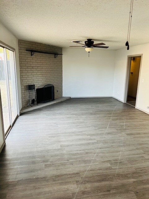 Foto del edificio - 3204 S Spring St