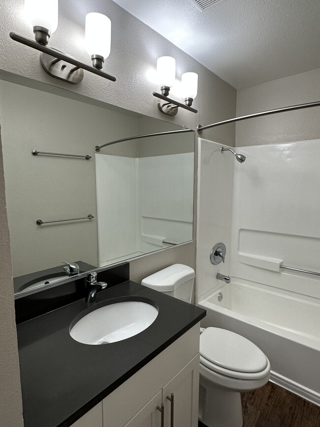 Private bathroom - 5916 Las Virgenes Rd