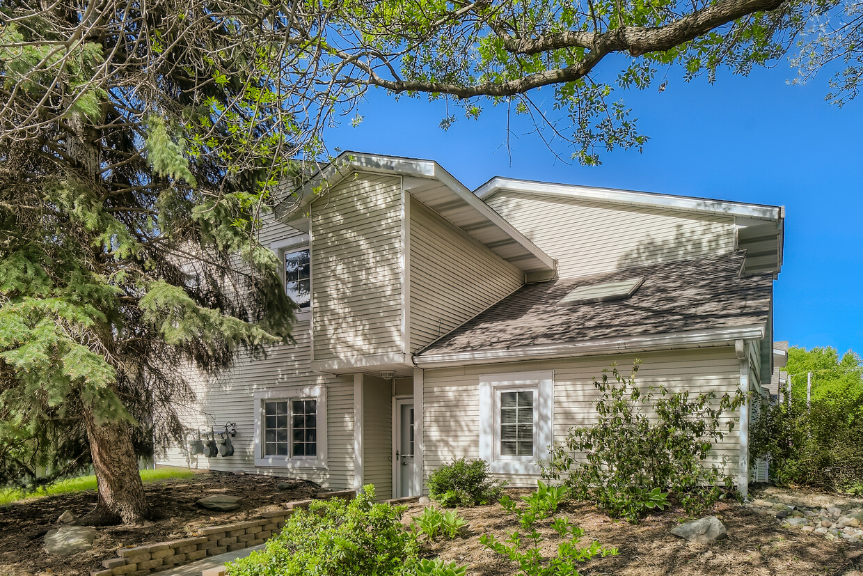 Private Entrance - 2046 Pathways Dr