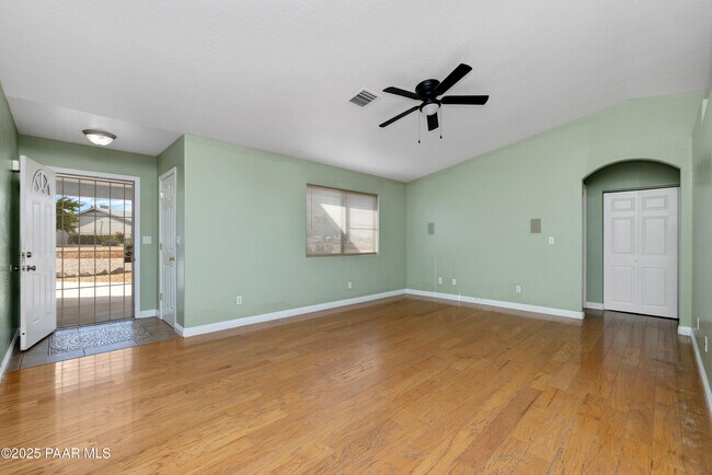 Foto del edificio - 3401 N Catherine Dr