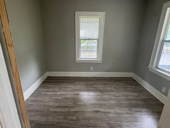 Foto del edificio - Single Family Home 4 Bedroom and 1 Bath