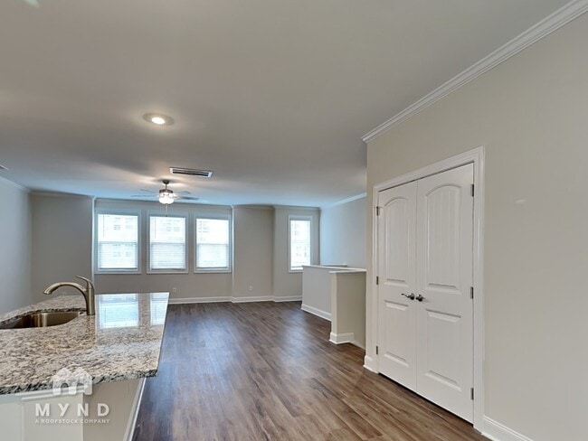 Building Photo - 6935 Woodland Stream Pl
