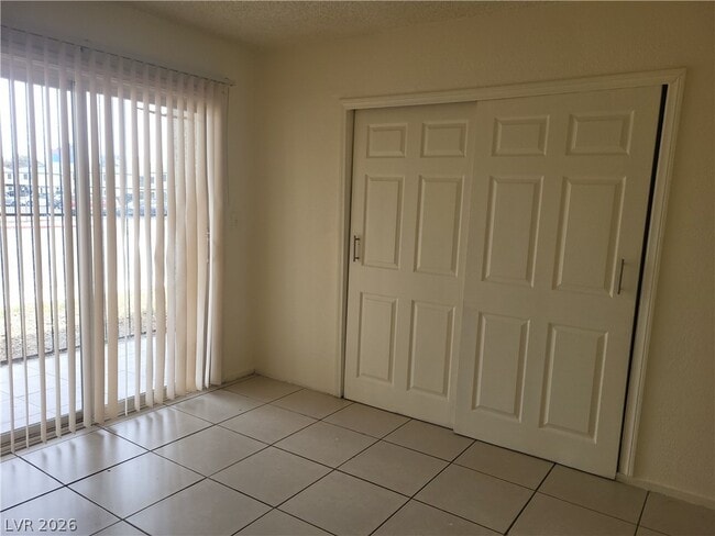 Building Photo - 4610 Elk Springs Ave