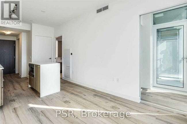 Building Photo - 1 Yorkville Ave