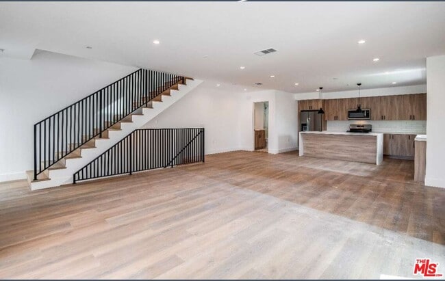 Foto del edificio - 354 Newland St