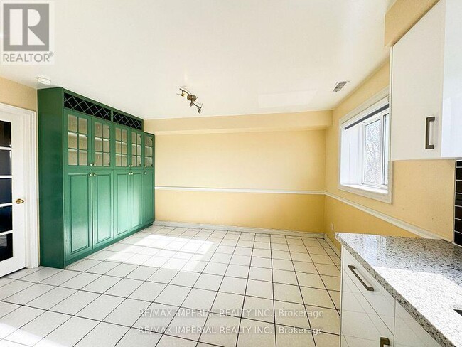 Building Photo - 641A The Queensway