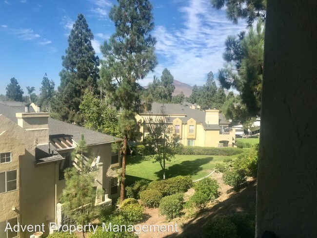 Foto del edificio - 2055 Lakeridge Cir