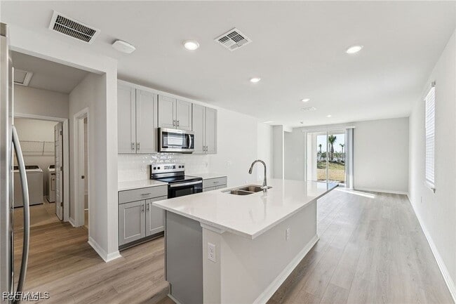 Foto del edificio - 44421 Diamond Trl