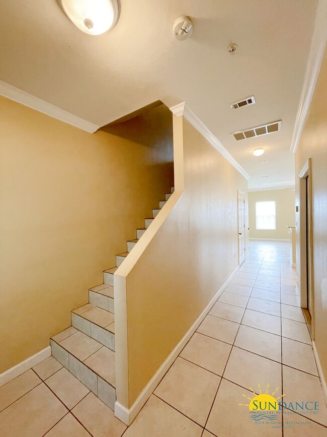 Foto del edificio - Great 3 Bedroom Townhouse in FWB!