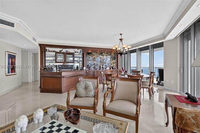 Foto del edificio - 18671 Collins Ave