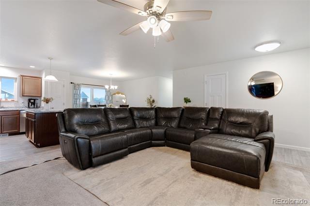 Building Photo - 420 S Clarion Dr