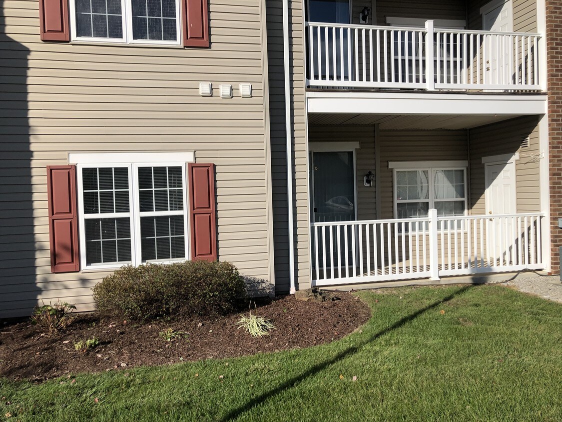 First floor access - main level living - 1102 Stockton Ridge