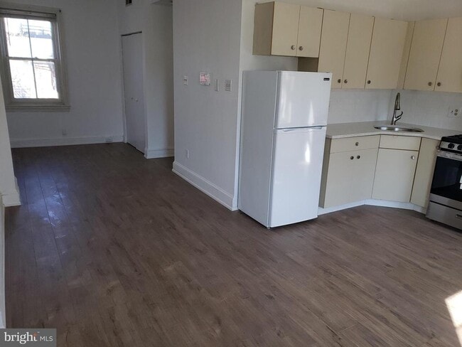 Building Photo - 624 N 16th St