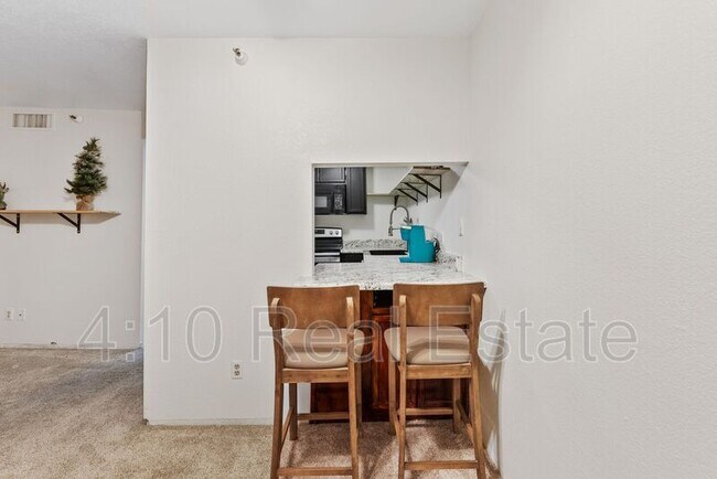 Building Photo - 17 E Ruth Ave