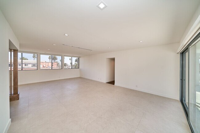 Foto del edificio - 145 S Maple Dr
