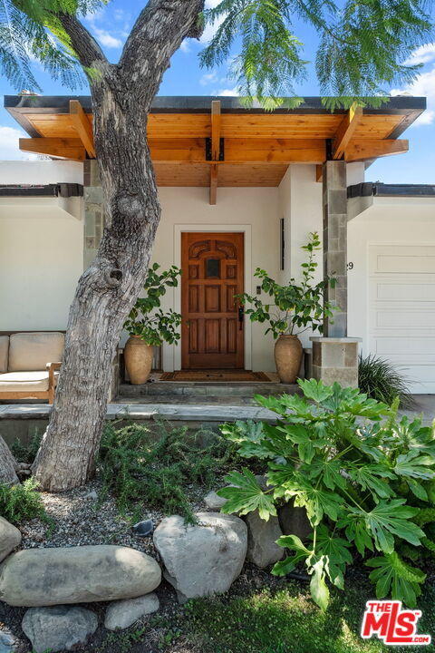 Building Photo - 2529 Pesquera Dr