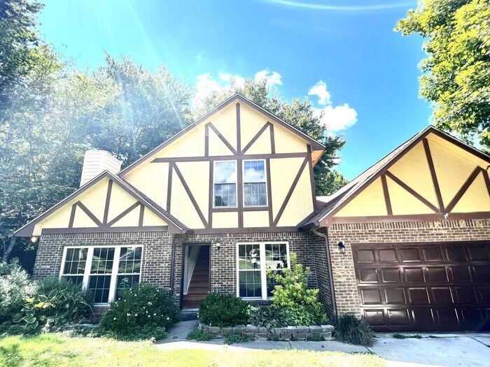 Primary Photo - 225 Willow Trace Ct