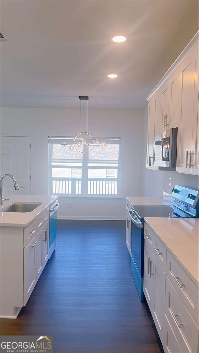 Building Photo - 25 Sandstone Dr