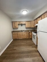 Building Photo - 133 E Vail Dr