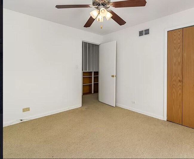 Foto del edificio - 615 Maple Ct