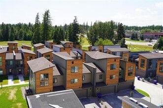 Building Photo - 240 Blackberry Loop