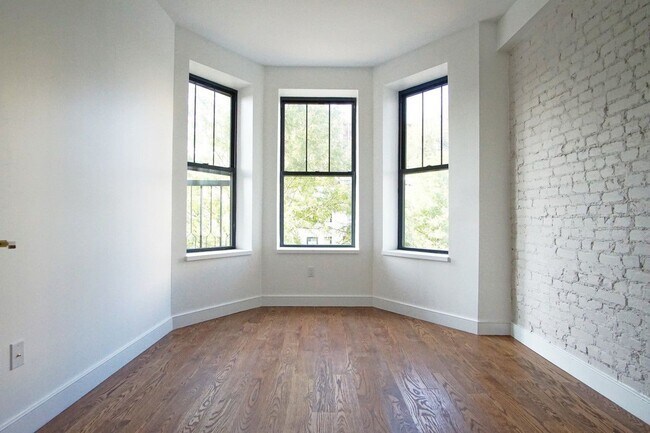 Building Photo - 140 Martense St