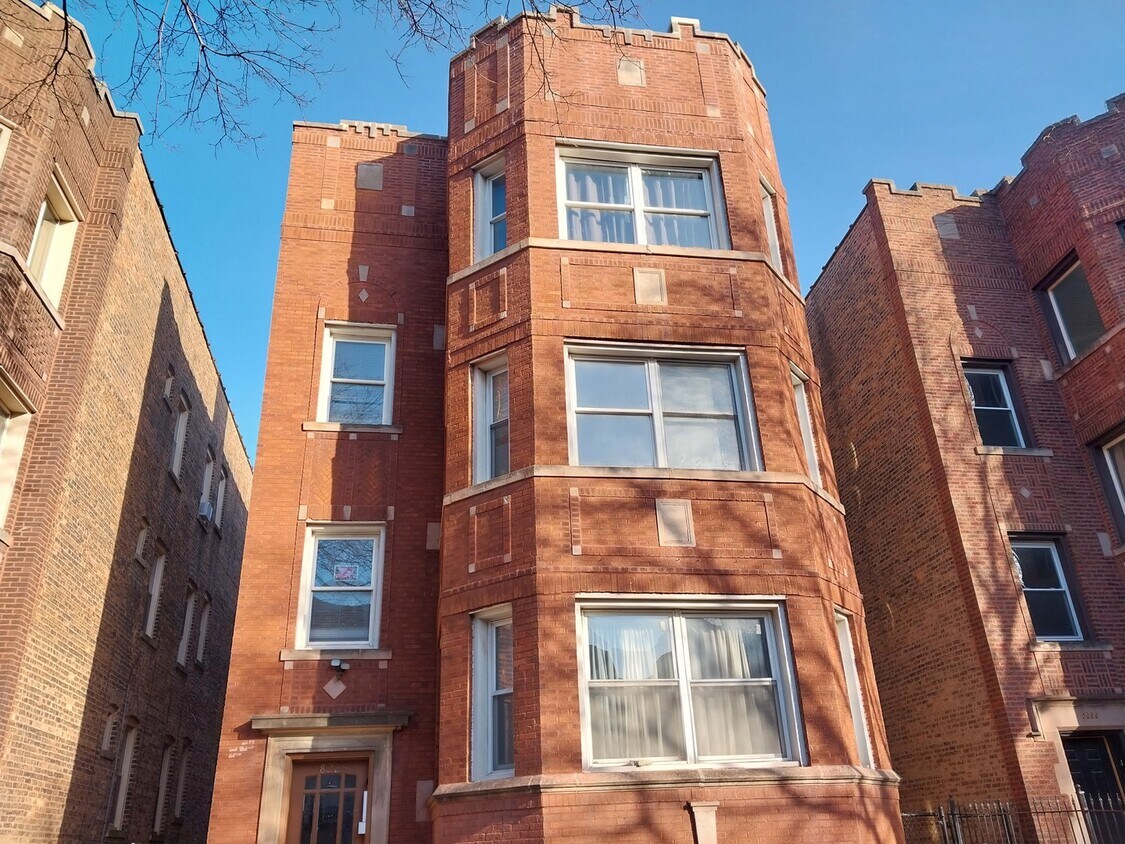 8225 S Ingleside Ave, Chicago, IL 60619 House Rental in Chicago, IL