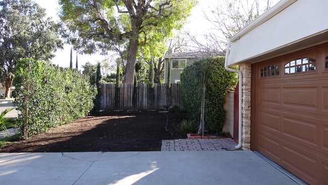 Foto del edificio - 12913 Winthrop Ave