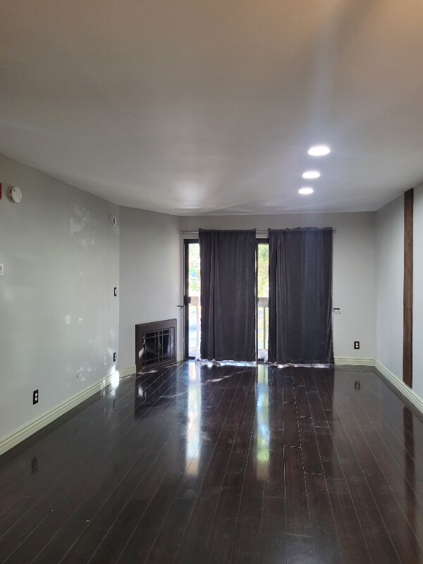 Building Photo - 22100 Burbank Blvd