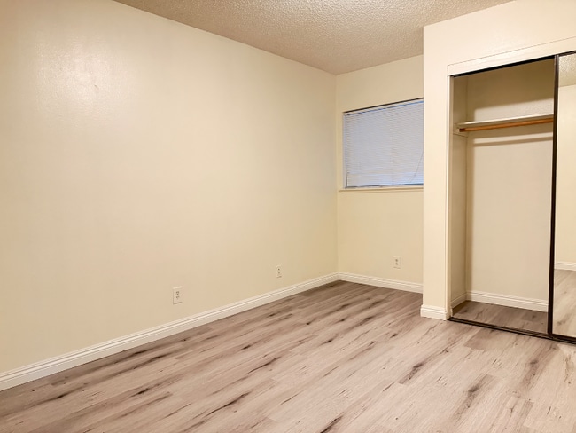 Building Photo - 6802 Bonillo Dr