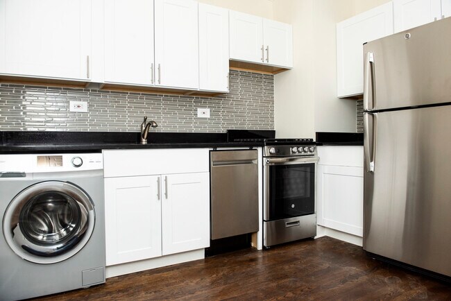 Foto del edificio - 2151 N Fremont St