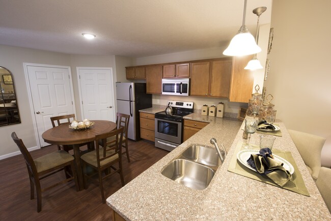 Spacious Kitchens with Breakfast Bar and Room for a Table - Redwood Noblesville Harewood Drive N